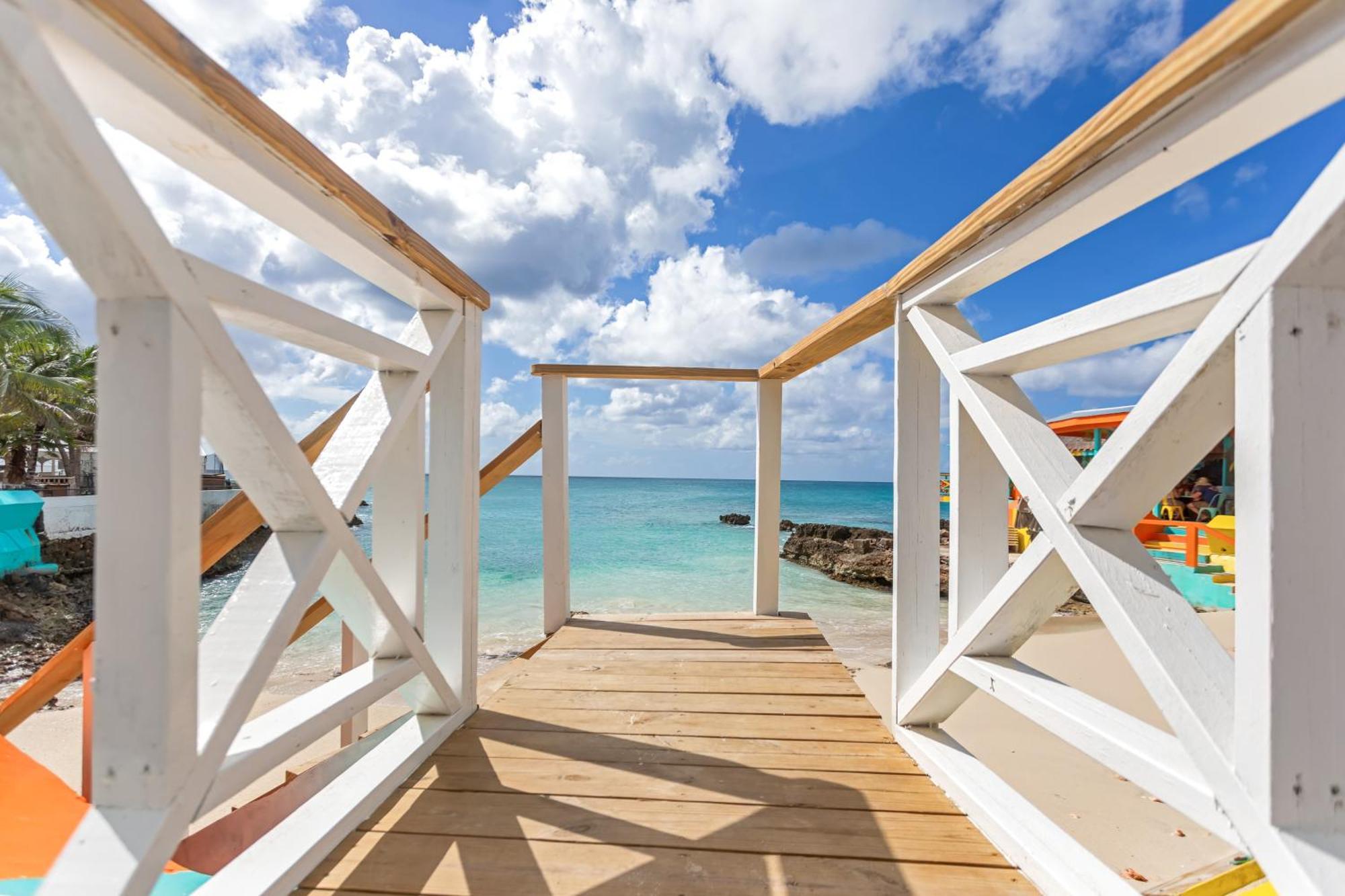 Maho Beach House - Luxe 1 Bedroom - Ocean Hideaway Екстериор снимка