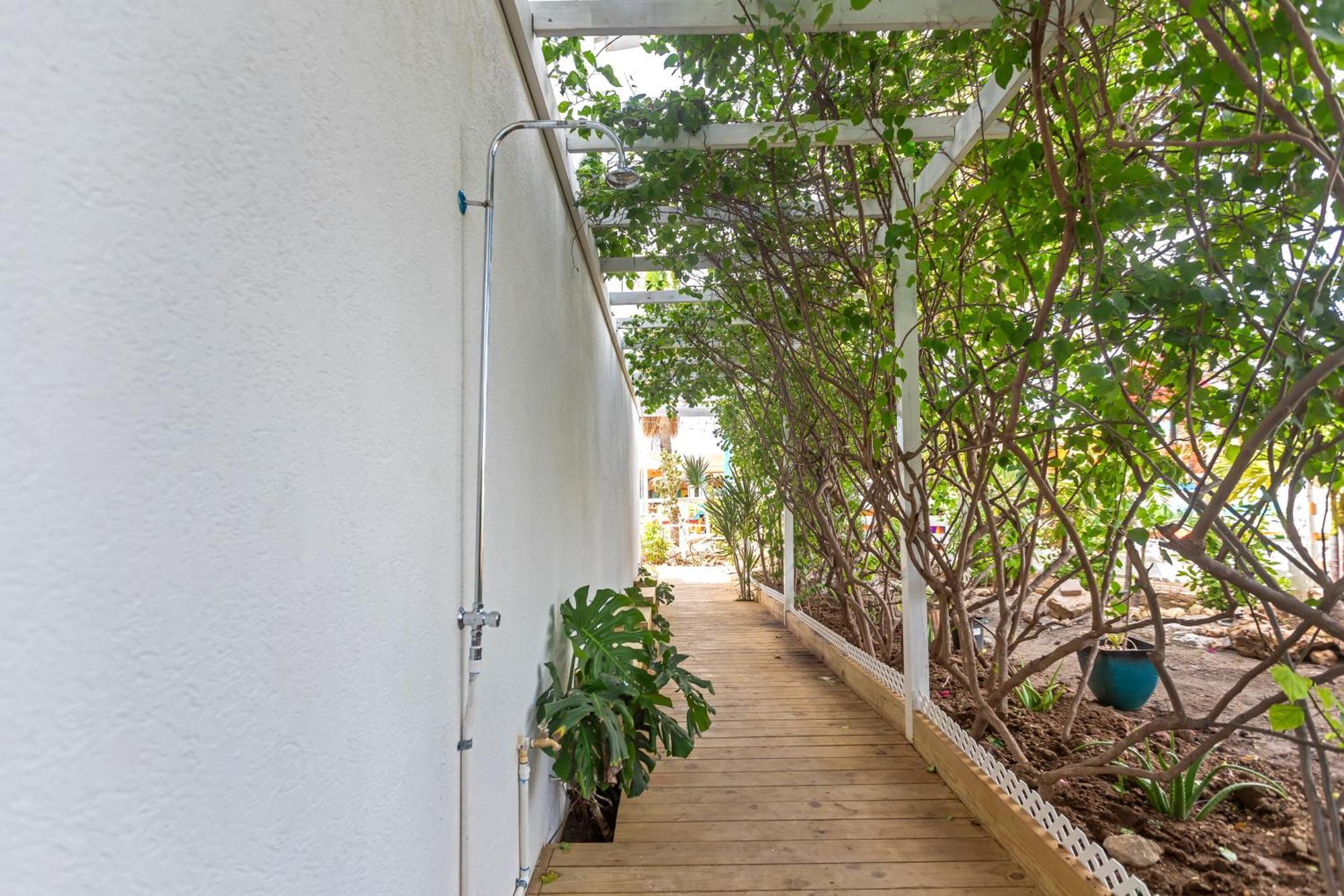 Maho Beach House - Luxe 1 Bedroom - Ocean Hideaway Екстериор снимка