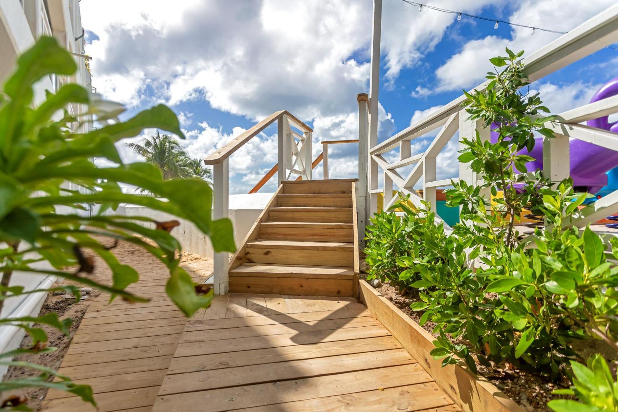 Maho Beach House - Luxe 1 Bedroom - Ocean Hideaway Екстериор снимка
